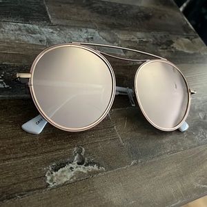 Pink polarized sunnies